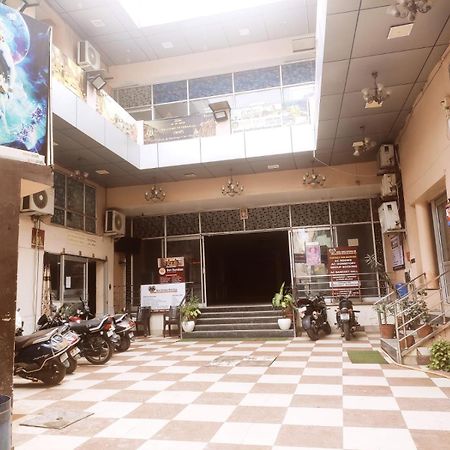 Shree Krishna Hotel Inn Varanasi Exteriör bild
